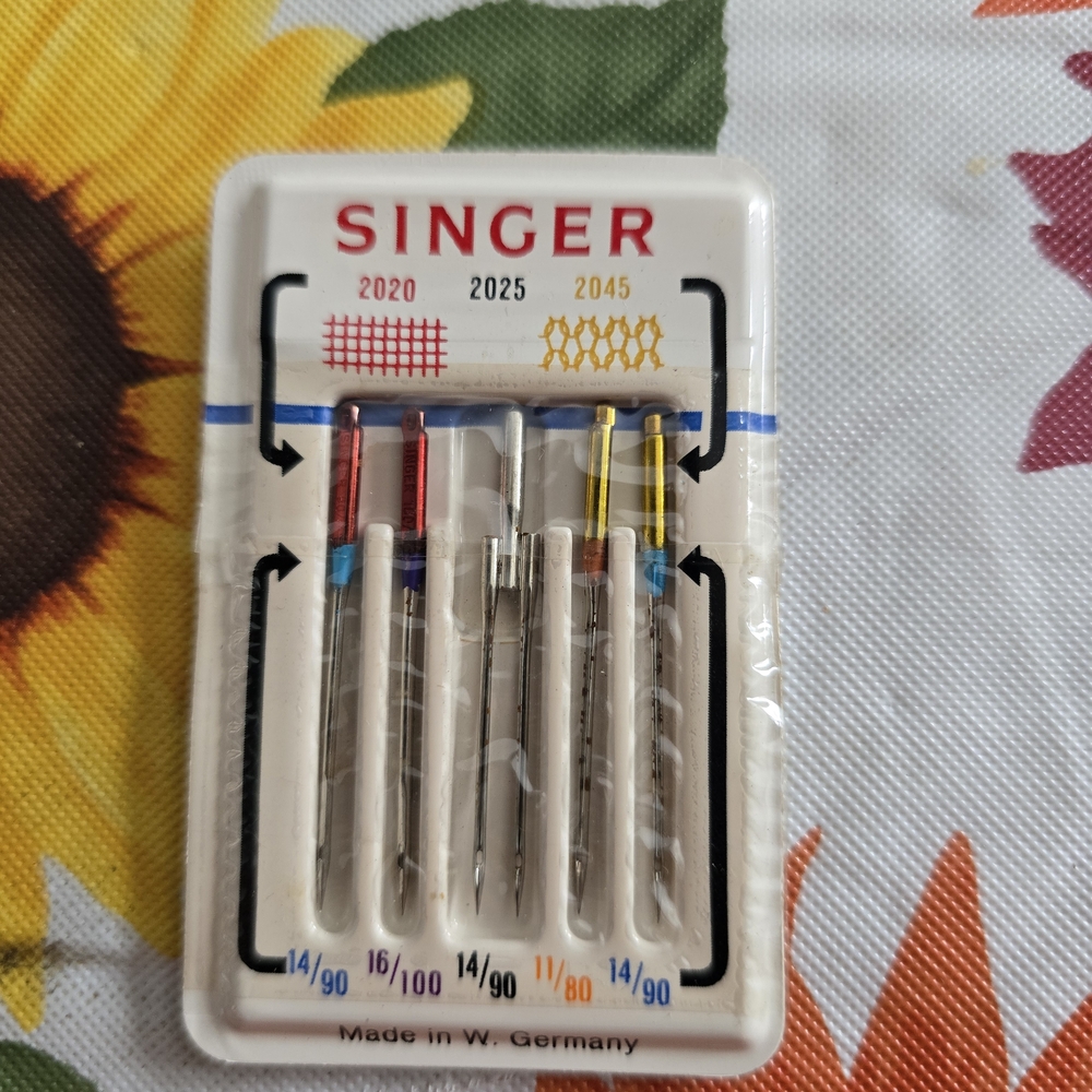 Singer Sewing Machine Needles - Multi-Color
